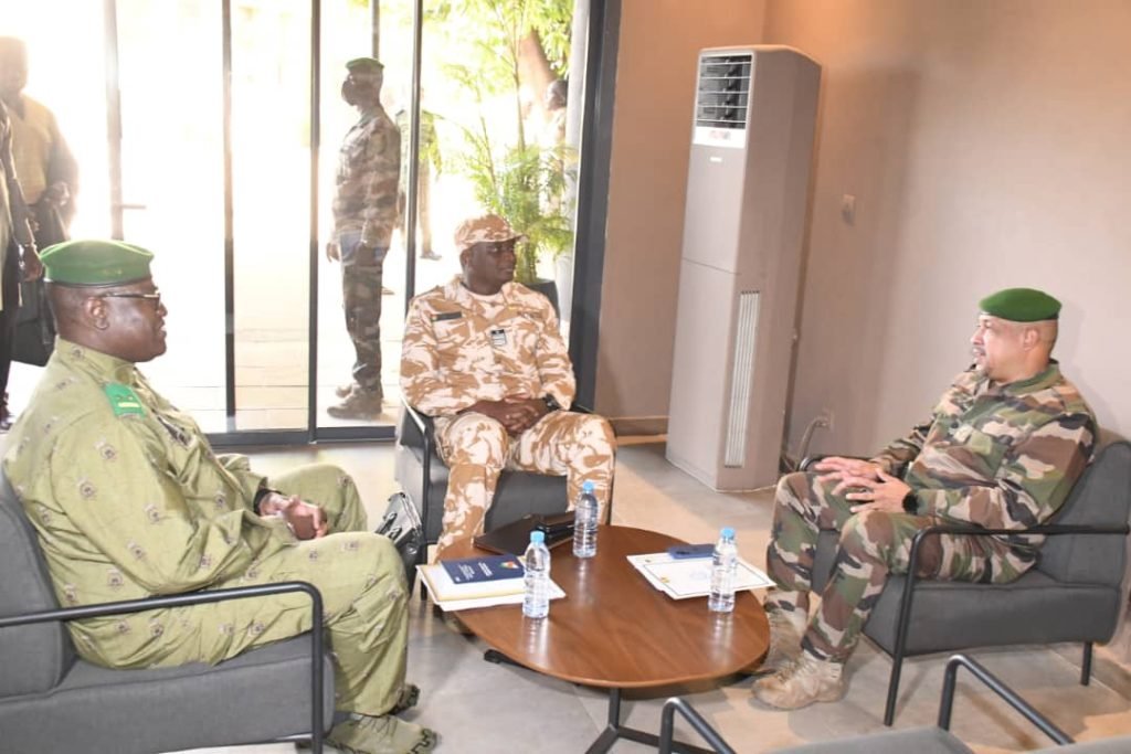 Le Mali adopte un décret sur le prix du passeport et prépare le lancement du « e-passeport AES »