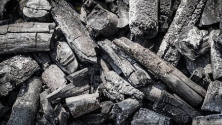 Bamako : la flambée du charbon et la rareté du gaz butane étouffent les ménages