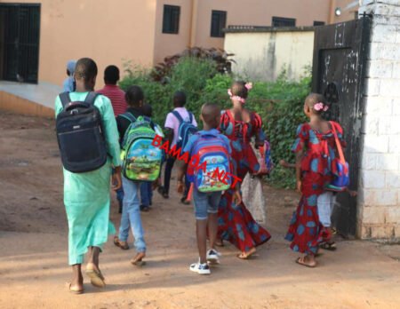 CRISE DE L’ÉDUCATION DANS LA RÉGION DE GAO : LES ENSEIGNANTS D’ANSONGO MAINTIENNENT LEUR GRÈVE MALGRÉ LA SUSPENSION RÉGIONALE