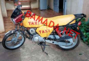 À Bamako, les trajets en moto-taxi coûtent de plus en plus cher