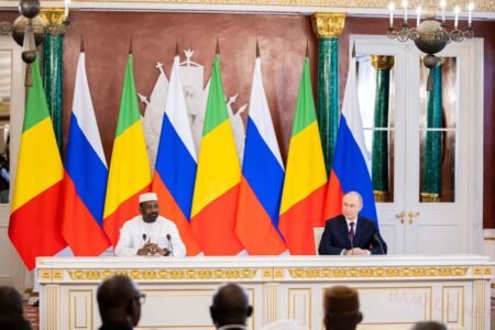 PRÉTENDUE APPEL AU DÉPART DES CITOYENS RUSSES DU MALI : L’Ambassade de Russie au Mali dénonce une « fausse nouvelle »