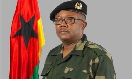 Coup d’État éclair à Bissau : le président Embaló renversé et arrêté – La CEDEAO et l’Union africaine exigent le retour à l’ordre constitutionnel