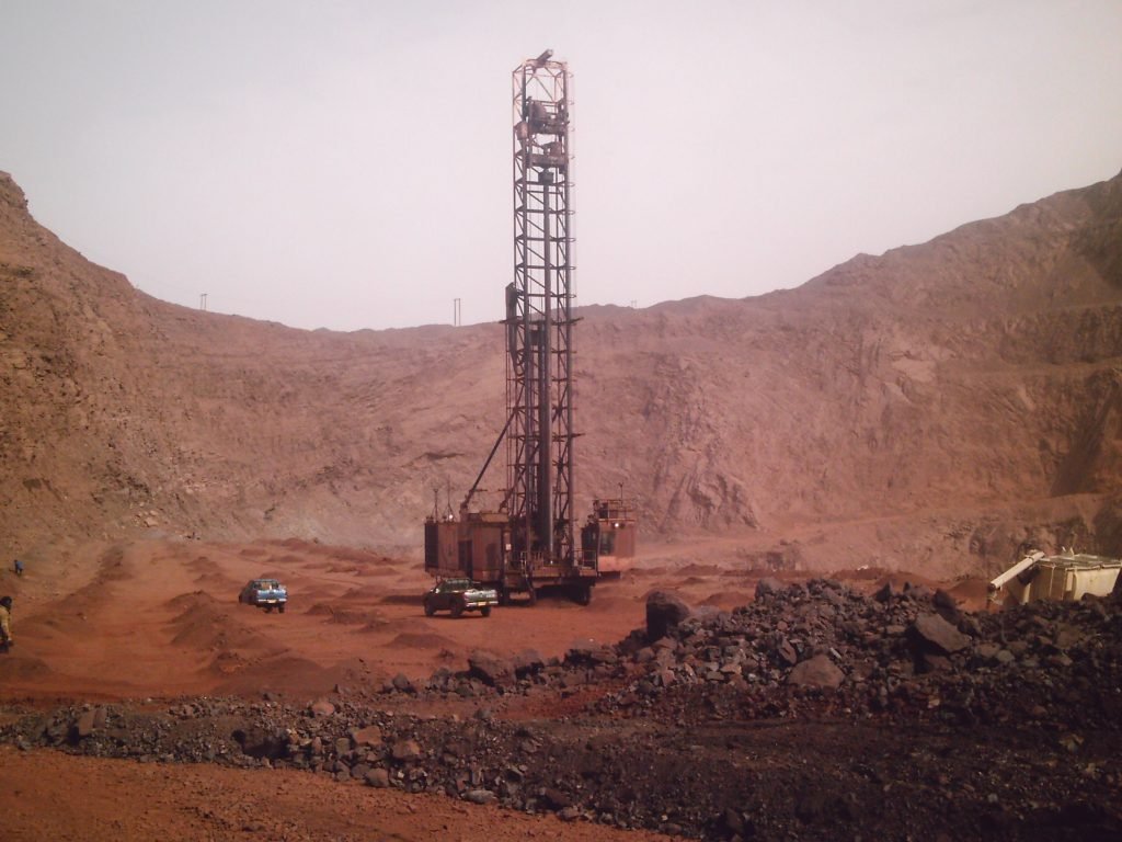 Mines : le Mali restitue à Barrick la possession de 3 tonnes d’or saisies, selon des sources