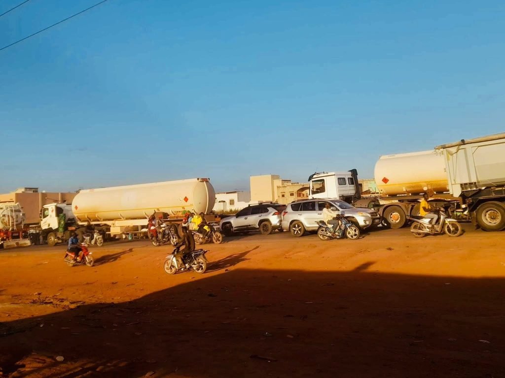 Crise des hydrocarbures à Bamako : Arrivée massive de 400 citernes de carburant.
