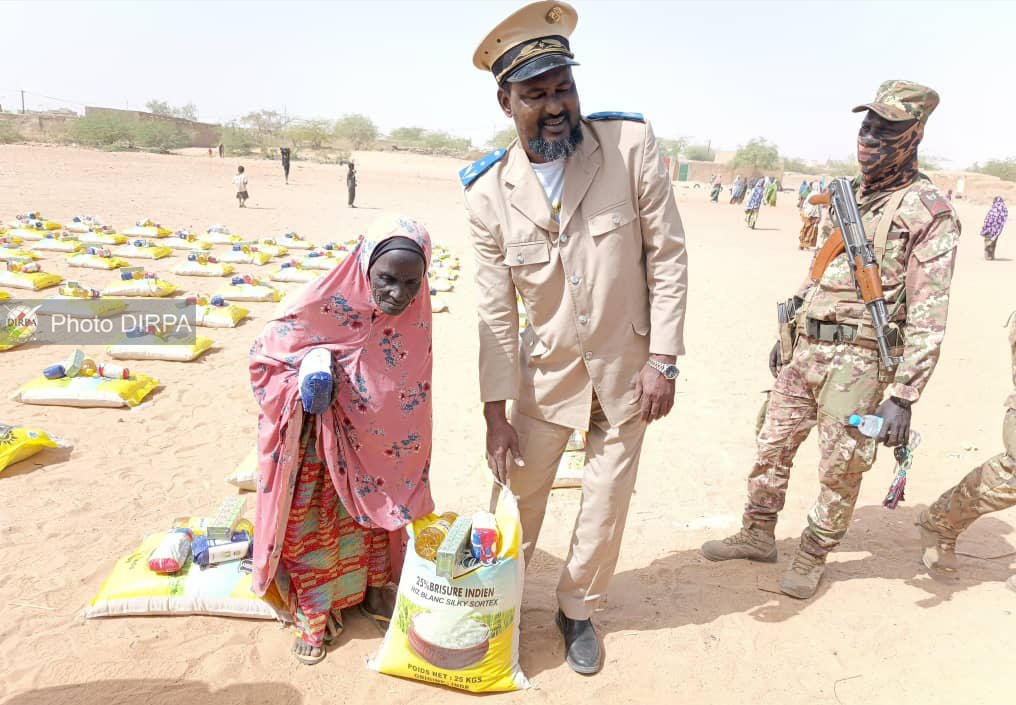LABBEZANGA : Les FAMa offrent des vivres et des soins médicaux aux populations vulnérables.