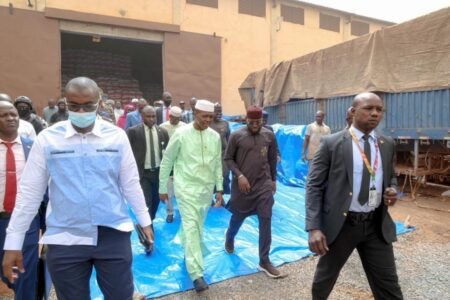 Approvisionnement en denrées : le Premier ministre Abdoulaye MAÏGA sur le terrain