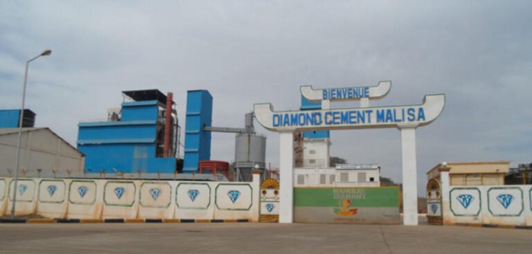 À Kayes, le comité syndical de Diamond Cement exige le paiement des salaires