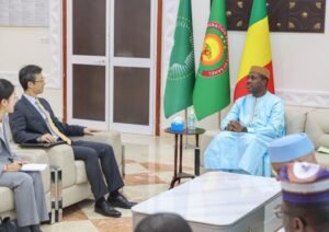 Coopération Mali-Chine : Le Premier ministre Abdoulaye Maïga reçoit le nouvel ambassadeur Xi Xiang